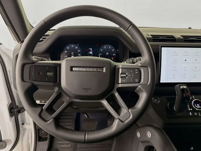 Used 2025 White Land Rover S image 12