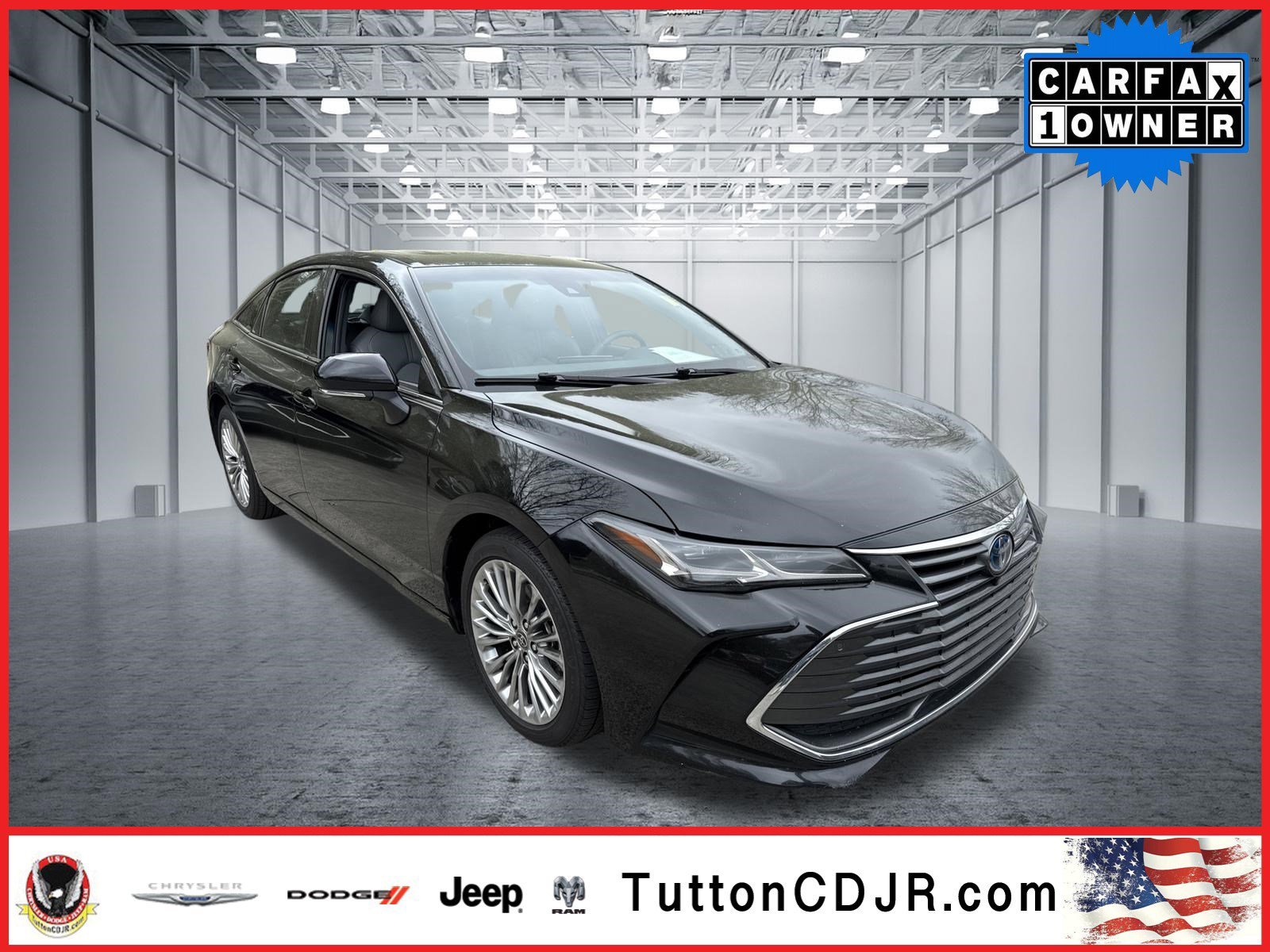 2022 Toyota Avalon Limited Hybrid's photo
