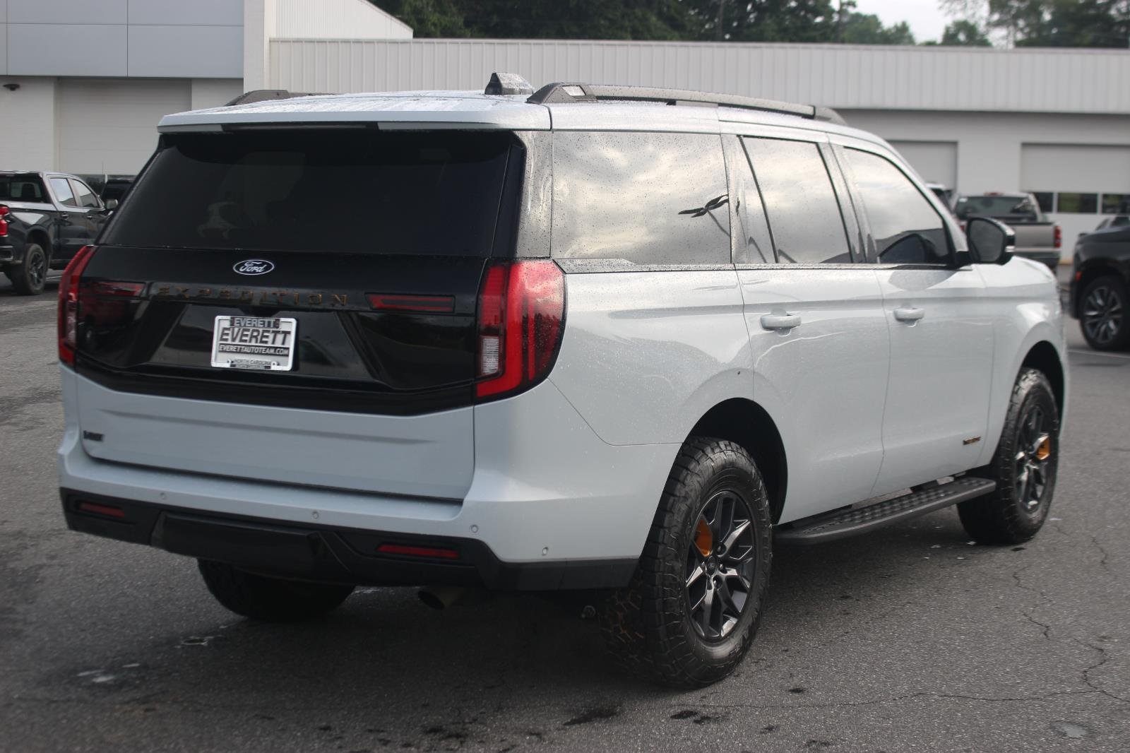 Used 2025 Space Silver Ford Tremor image 7