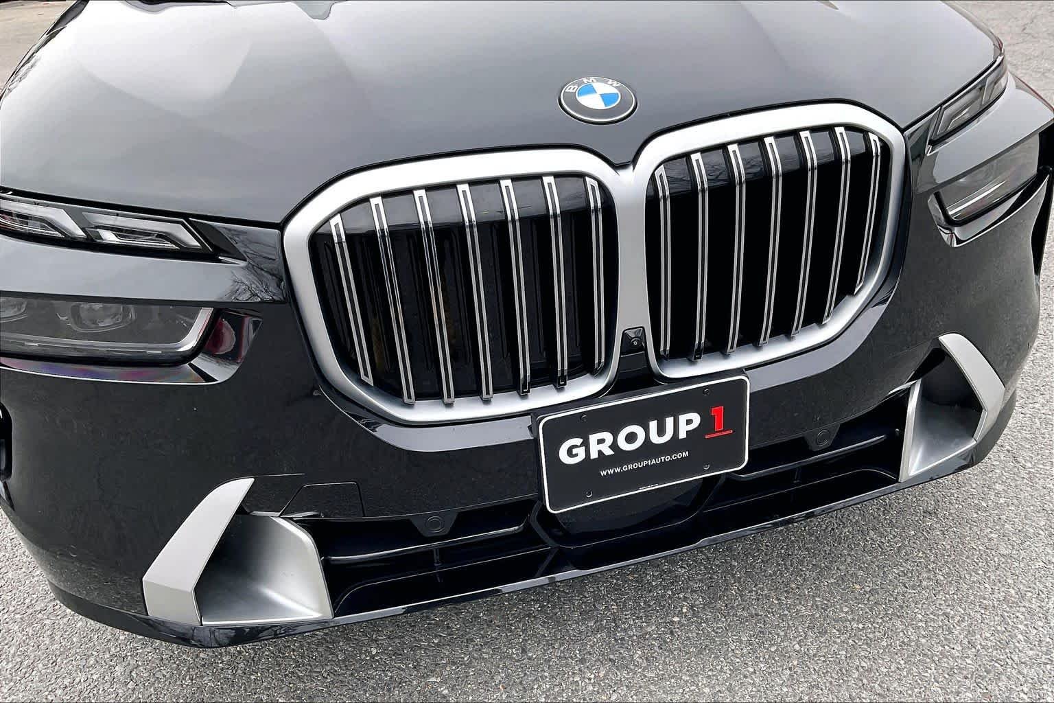 Used 2025 Black Sapphire Metallic BMW xDrive40i image 31