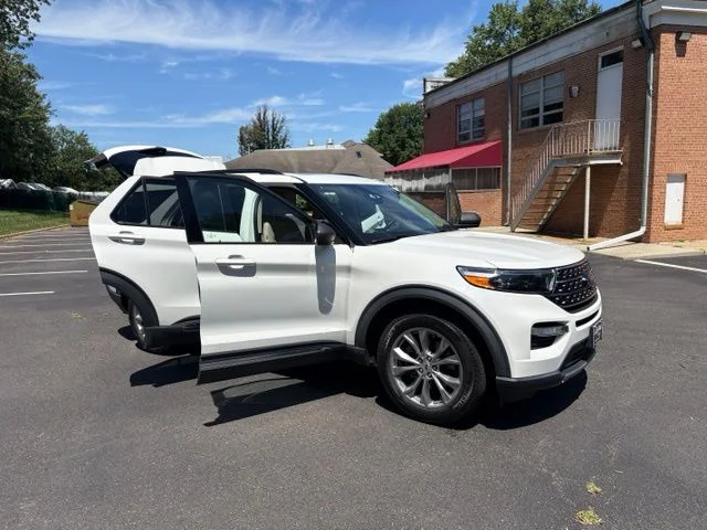 Used 2021 White Metallic Ford XLT image 36