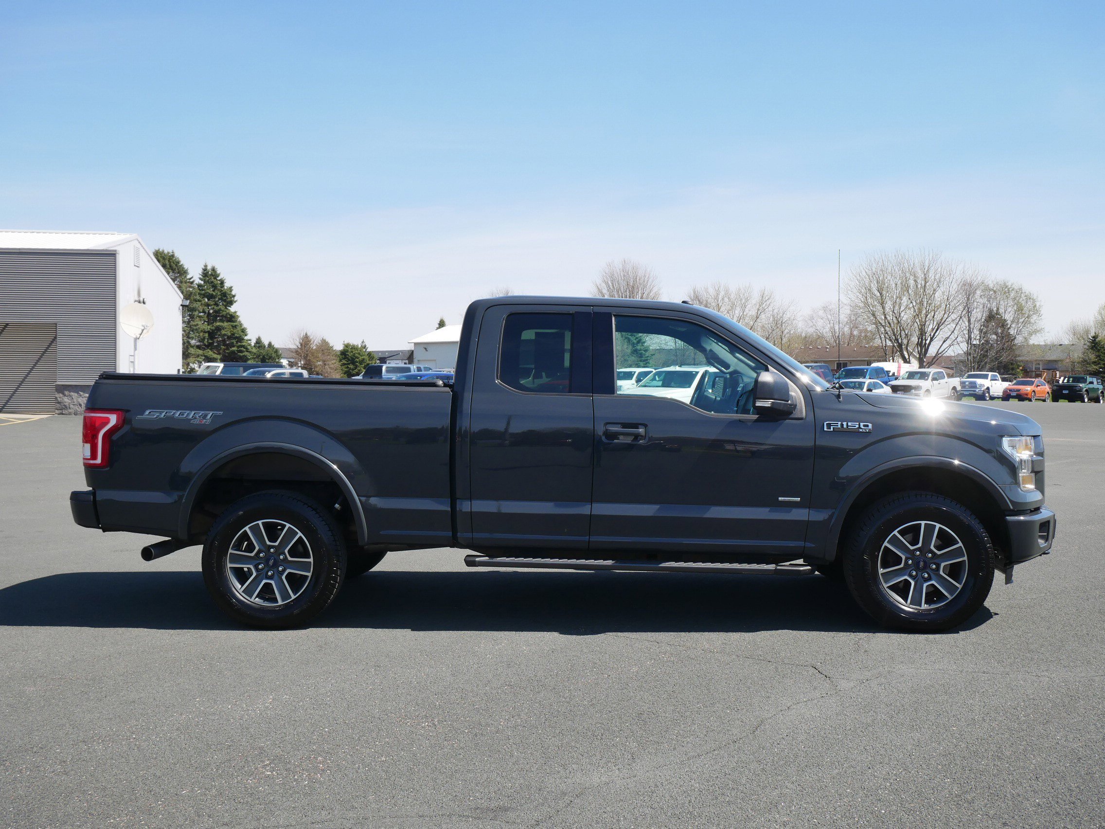 Used 2016 Gray Ford XLT image 6