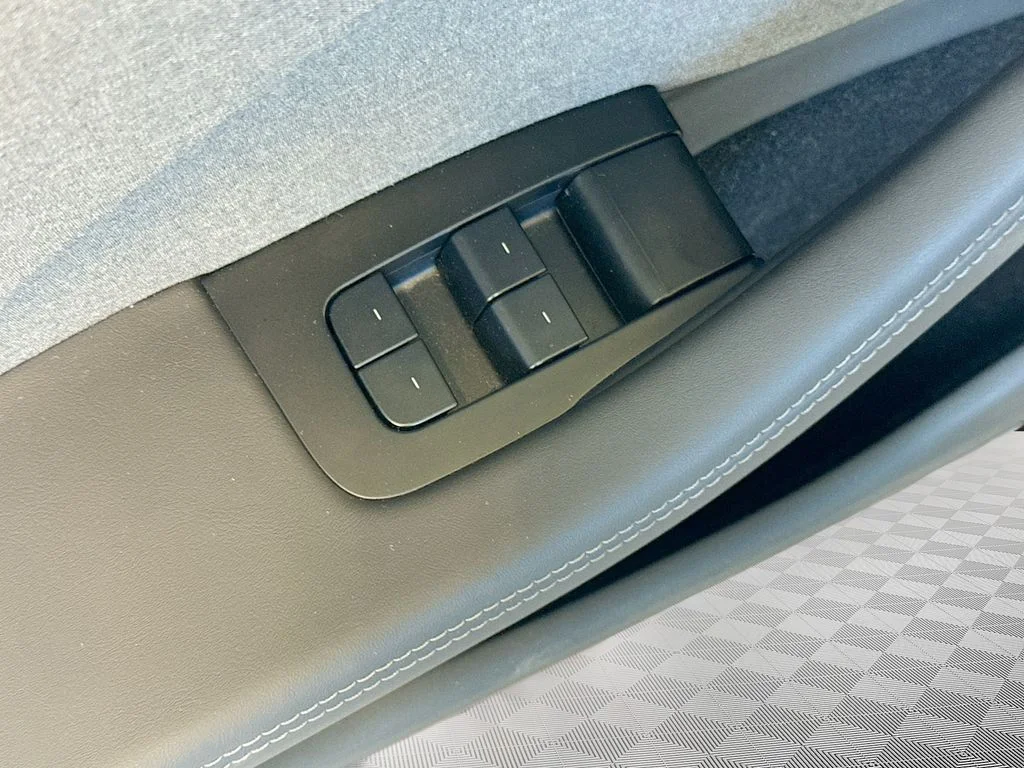 Used 2025  Tesla Standard image 16