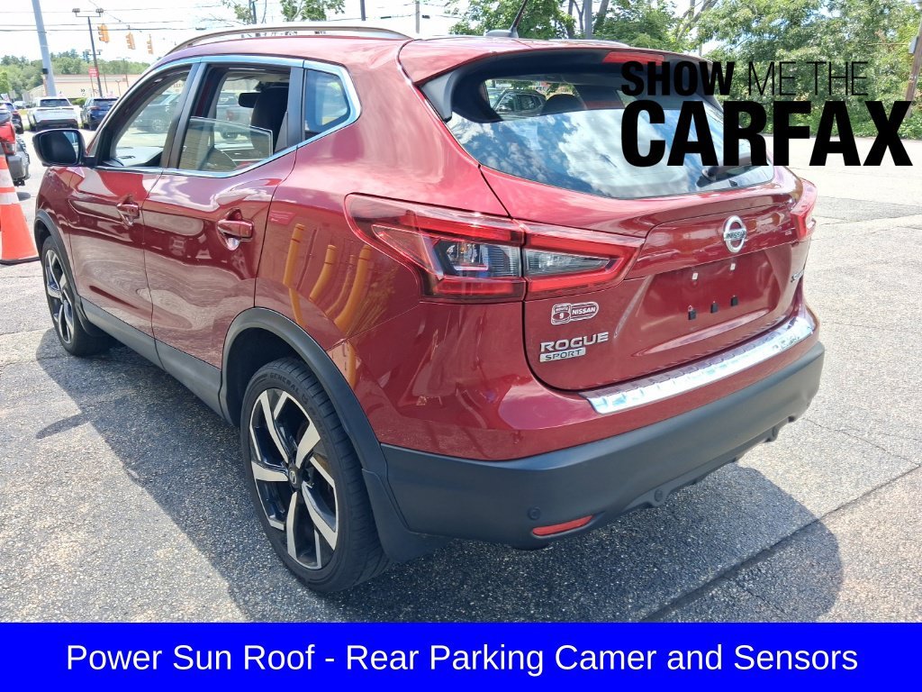 Used 2020 Red Nissan SL image 9
