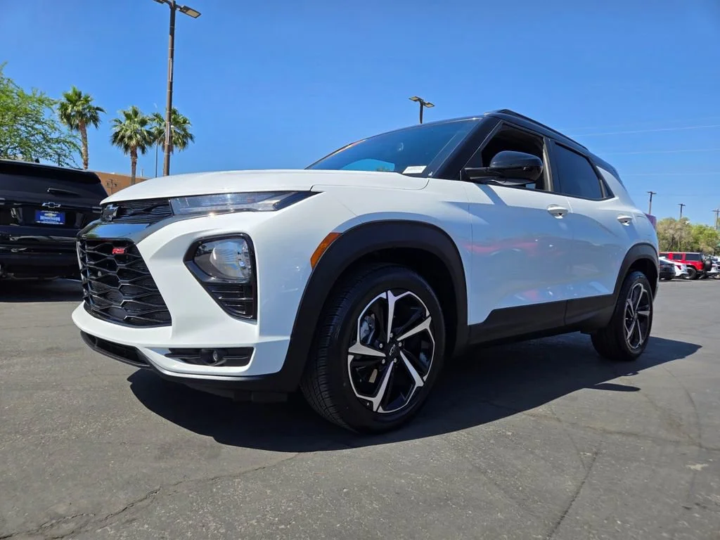 Used 2021 SUMMIT WHITE Chevrolet RS image 2
