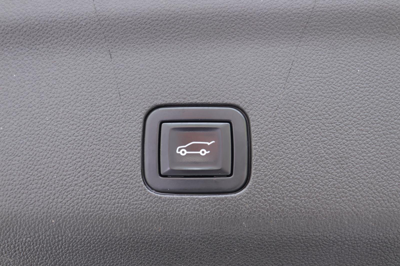 Used 2021 Iridescent Pearl Tricoat Chevrolet High Country image 19