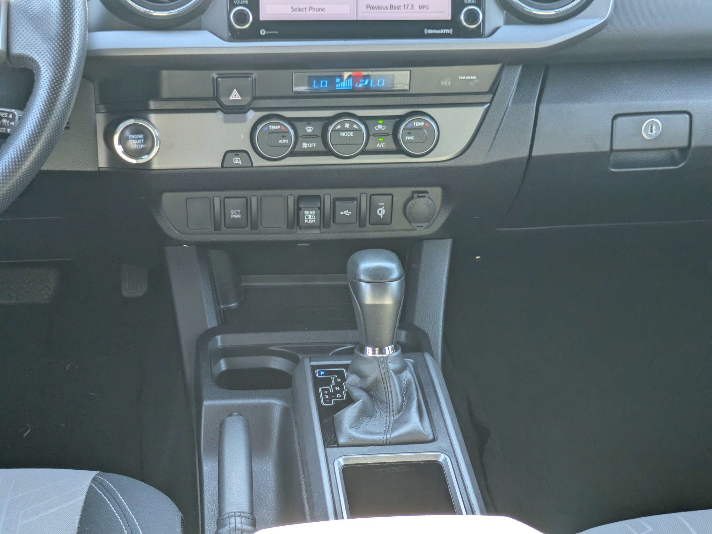 Used 2023 White Toyota  image 19