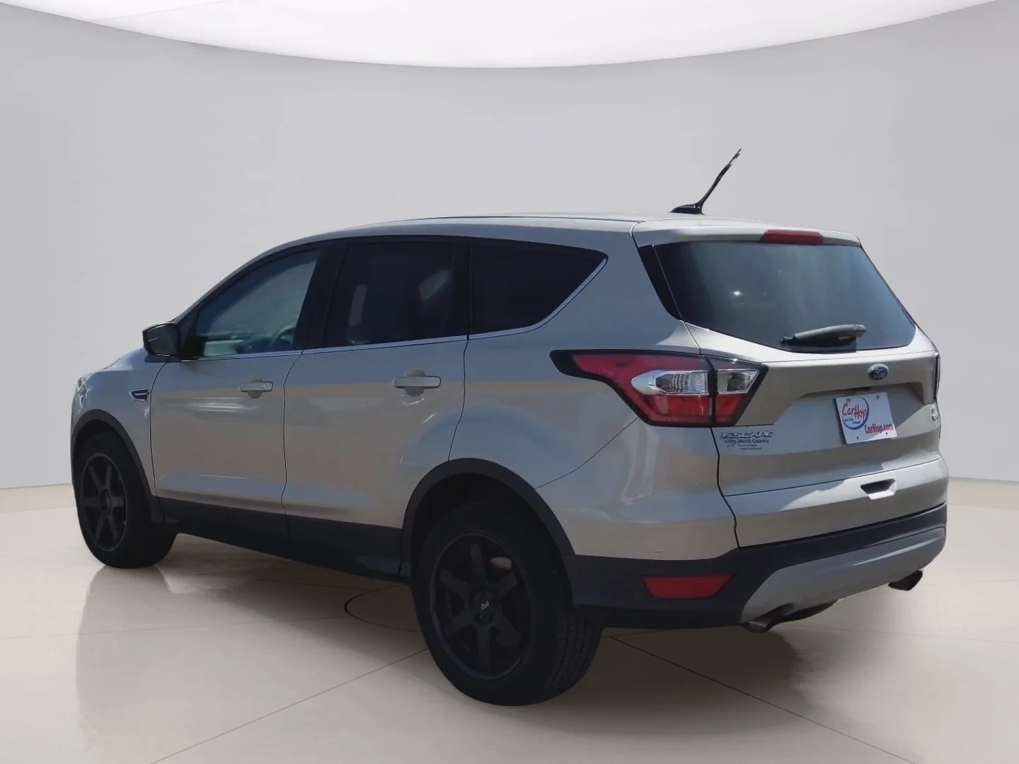 Used 2017 Black Ford SE 4WD image 3