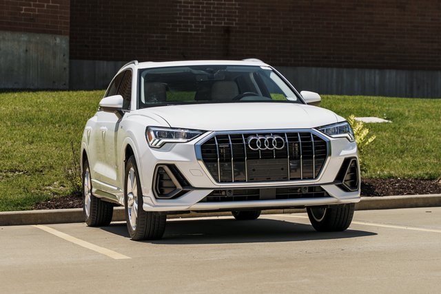 2024 Audi Q3 S line Premium