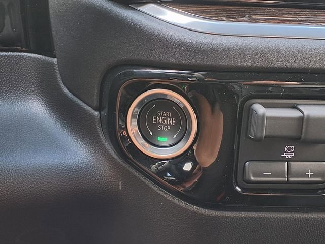 New 2026 Summit White GMC SLE image 17