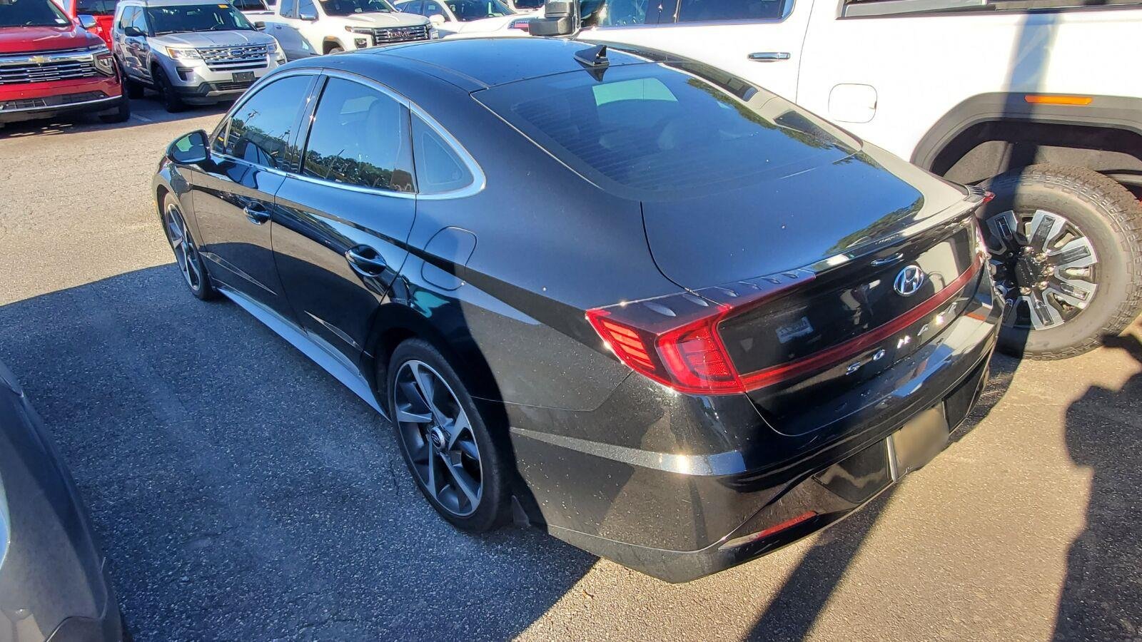 Used 2022 Phantom Black Hyundai SEL Plus image 8