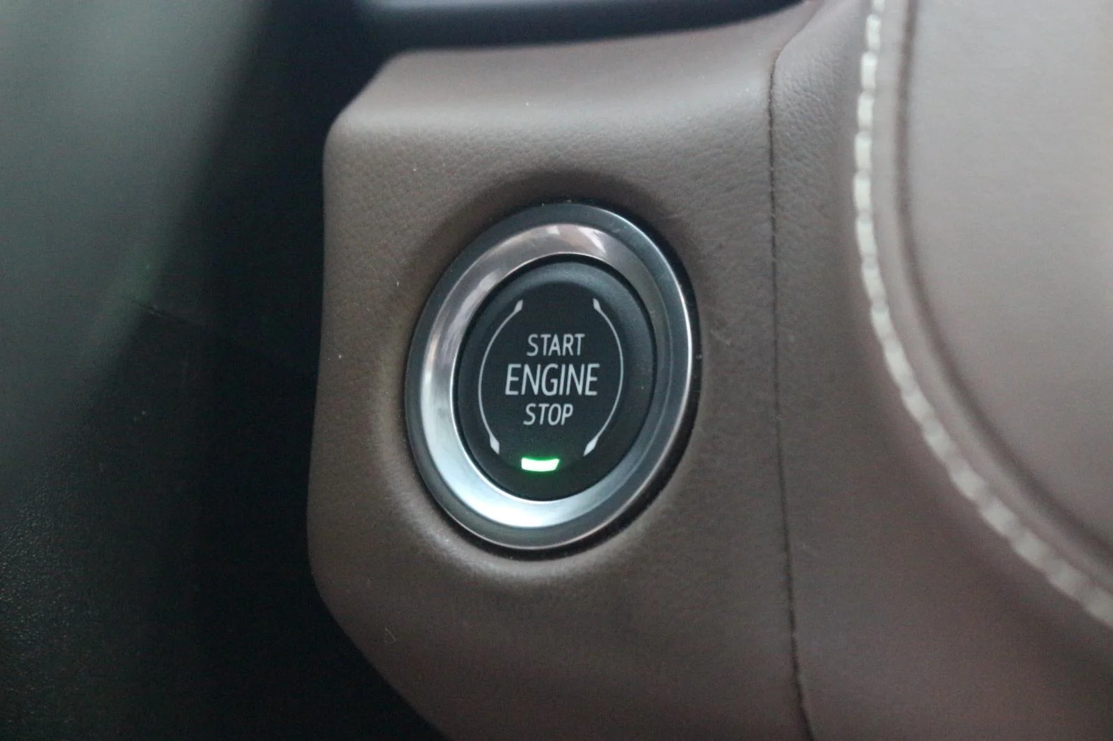 Used 2024 Iridescent Pearl Tricoat Chevrolet High Country image 30