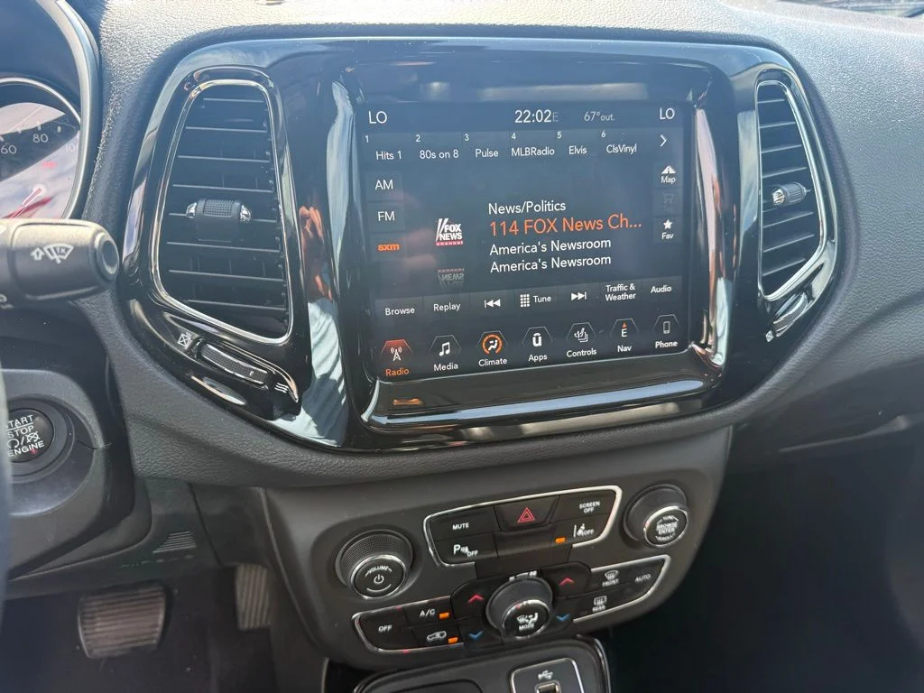 Used 2018 White Jeep Limited image 12
