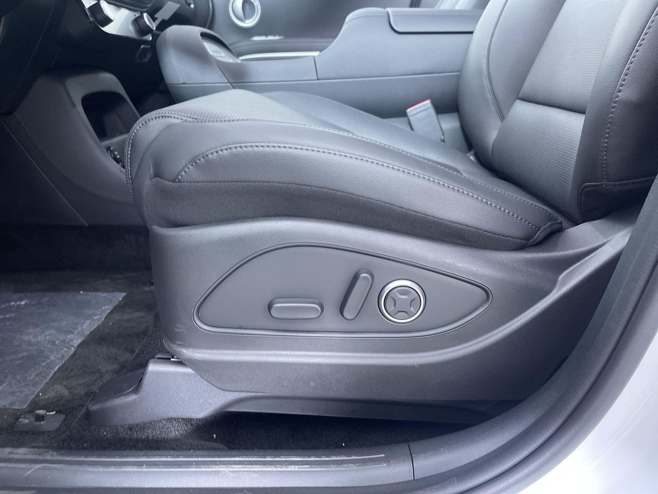 New 2026 Creamy White Pearl Hyundai Limited AWD image 24