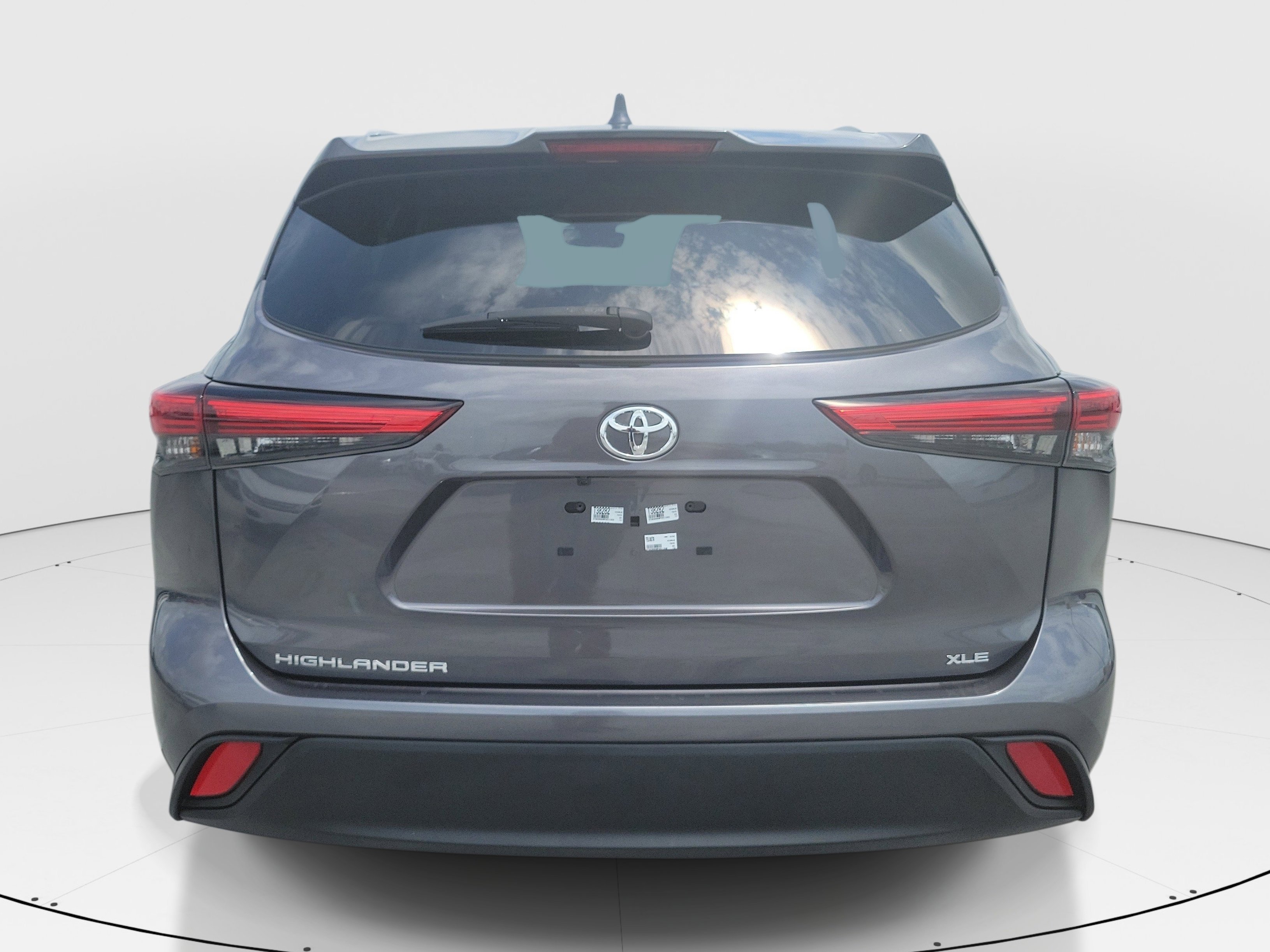 Used 2023 Magnetic Gray Metallic Toyota XLE image 5