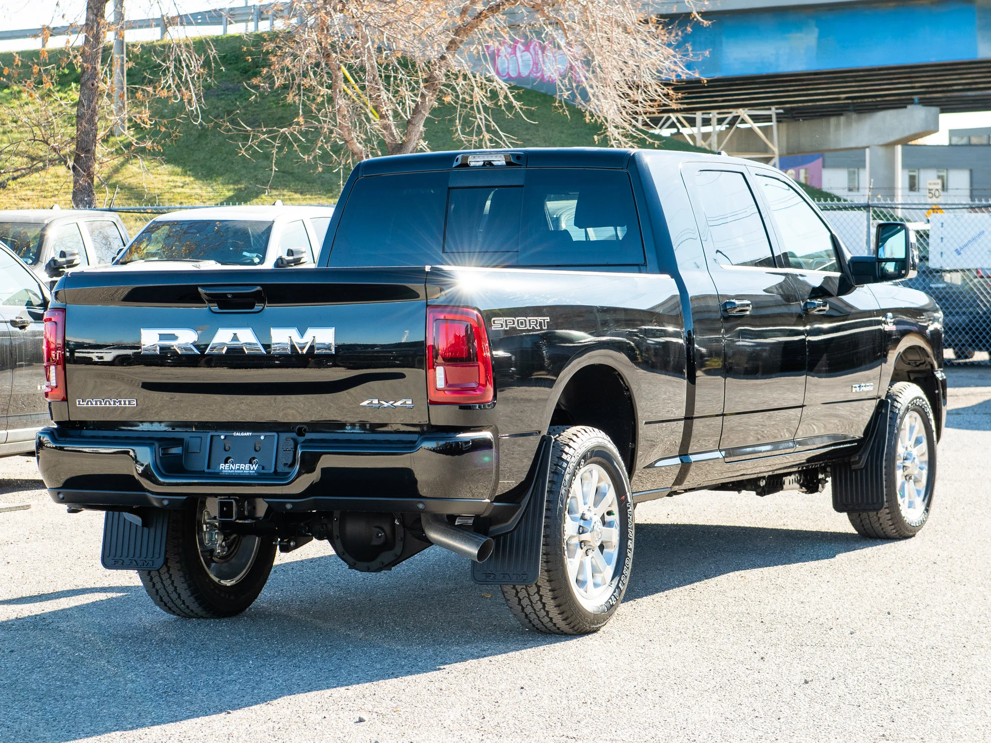 New 2027 Black RAM Laramie* Mega Cab 4x4, Sport Appearance Pkg, Sunroof, Heated/Ventilated Leather image 6