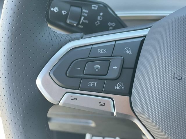 New 2026 White/off-white Volkswagen 2.0T SE R-Line Black image 8