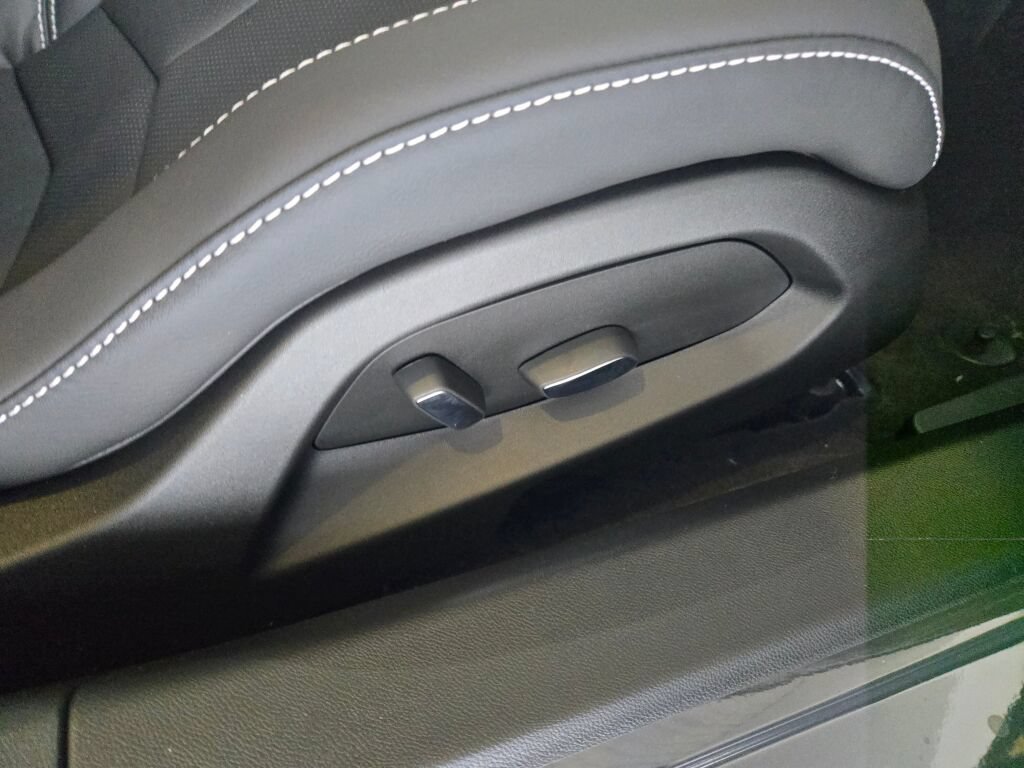 New 2027 Pitch Gray Metallic Chevrolet 1LT image 5