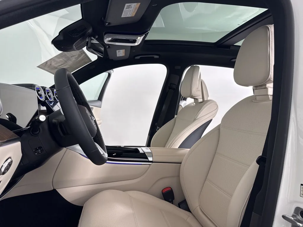 New 2026 White Mercedes-Benz GLC 300 image 26