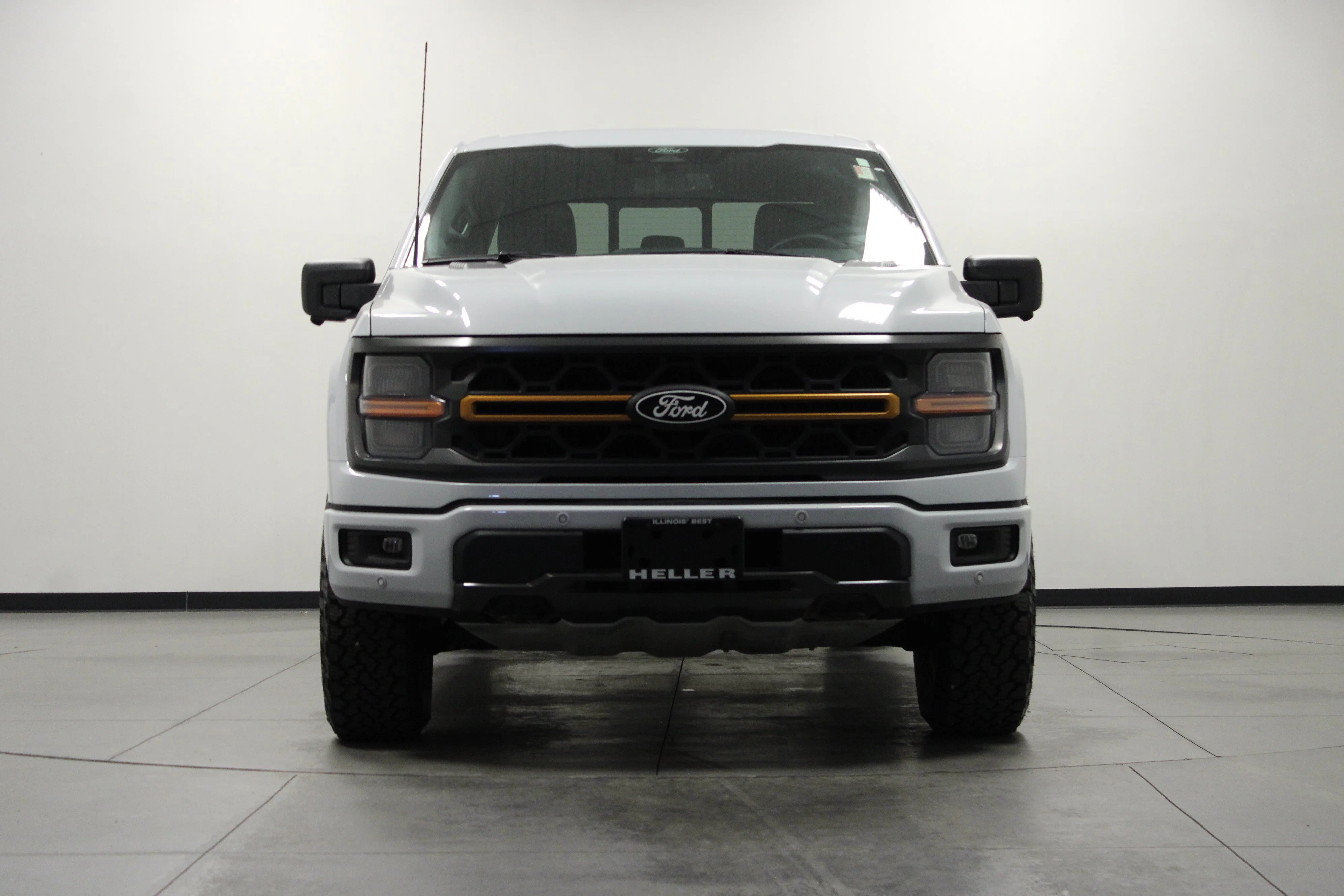 Used 2025 Oxford White Ford Tremor image 9