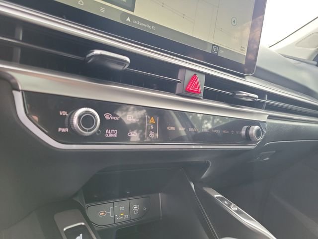 2025 Kia Sorento S - Photo 18