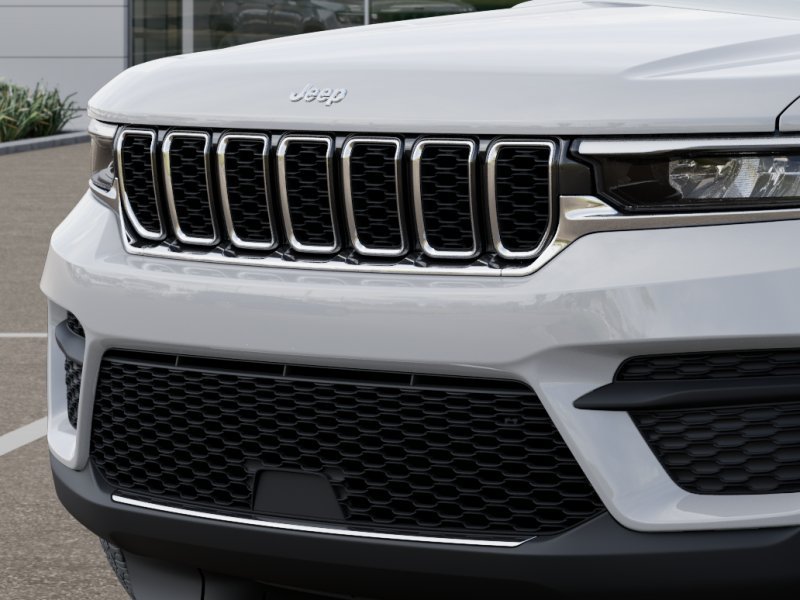 New 2025 Bright White Clearcoat Jeep Laredo image 37
