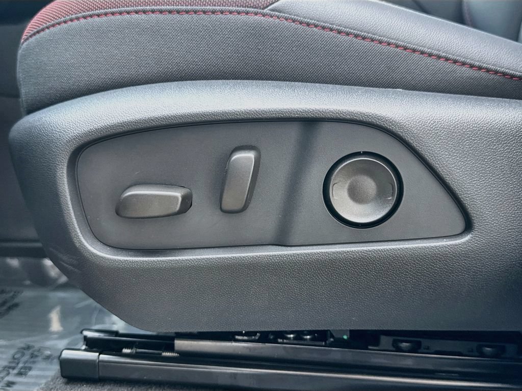 2027 Chevrolet Equinox RS - Photo 22