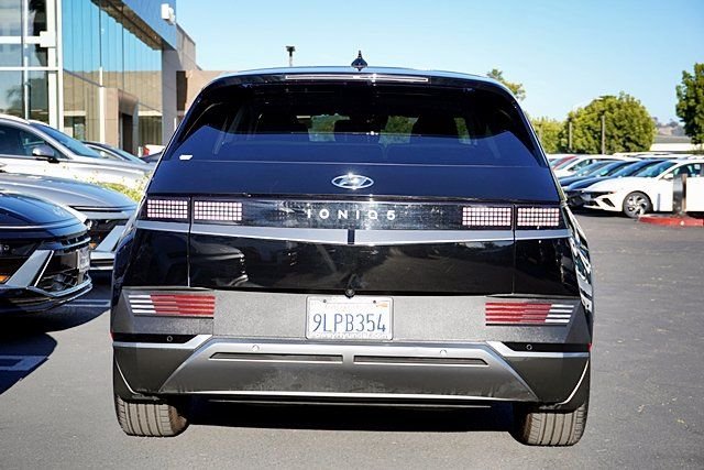 Used 2024 Black Hyundai SEL image 8