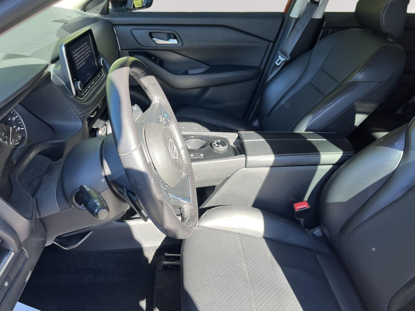 Used 2024 Scarlet Ember Tintcoat Nissan SV image 21