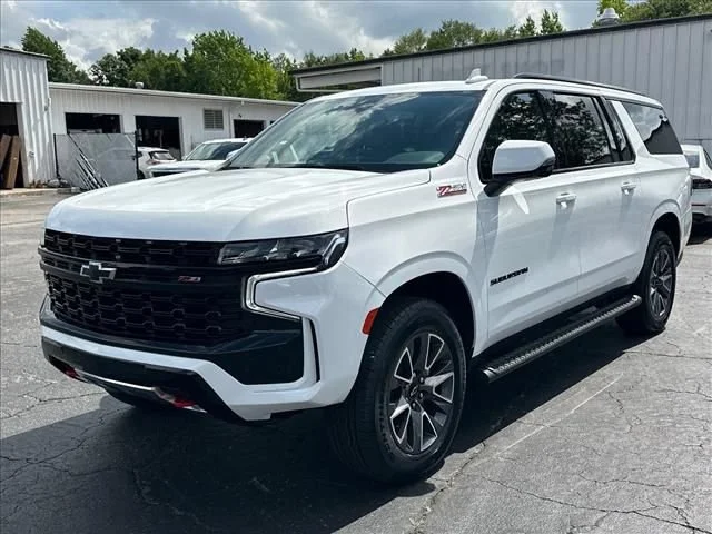 Used 2024 Summit White Chevrolet Z71 image 5