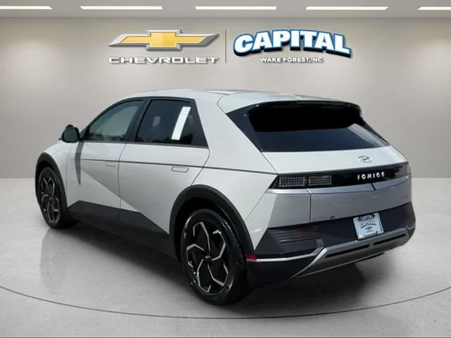 Used 2023 Gray Hyundai SEL image 3