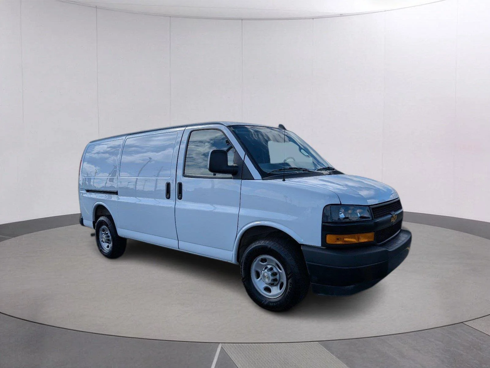 Used 2025 Summit White Chevrolet WT image 9