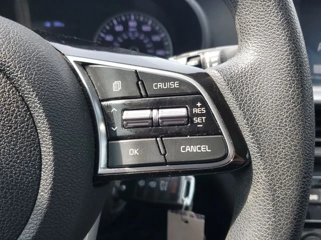 Used 2020 White Kia LX image 23