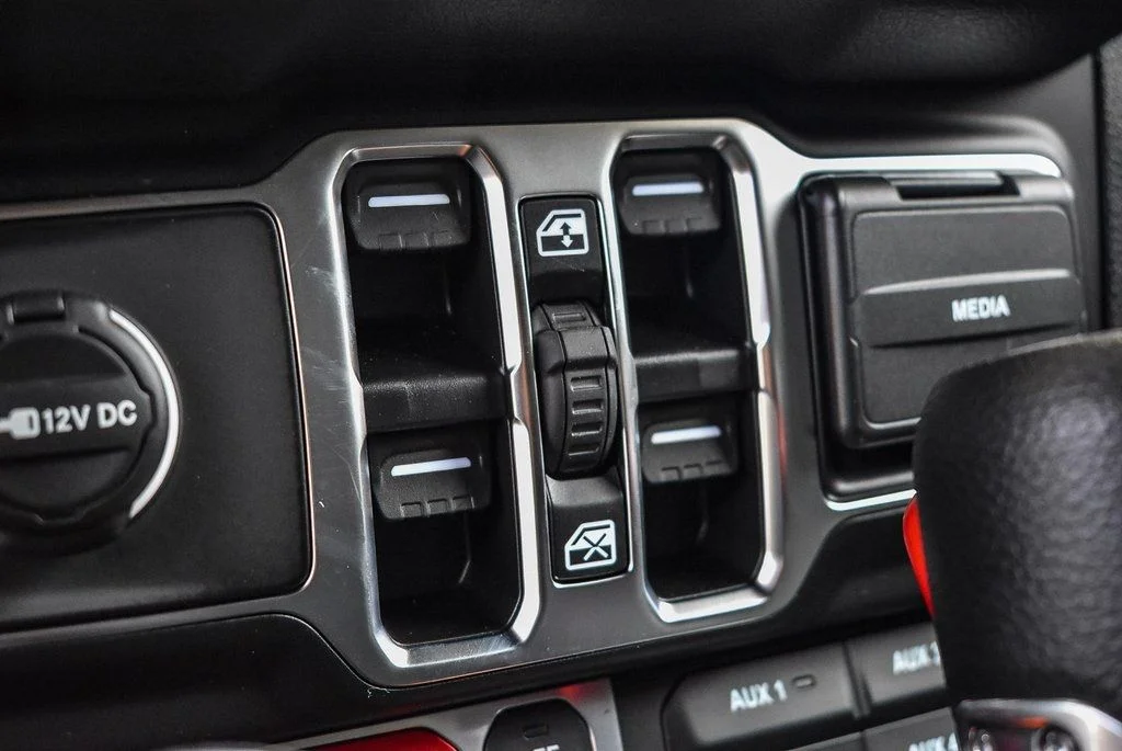 2025 Jeep Wrangler 4-Door Willys - Photo 19