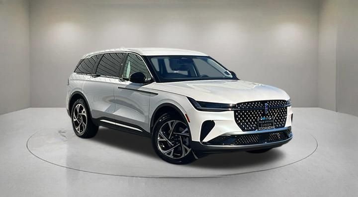 2026 Lincoln Nautilus Premiere AWD's photo