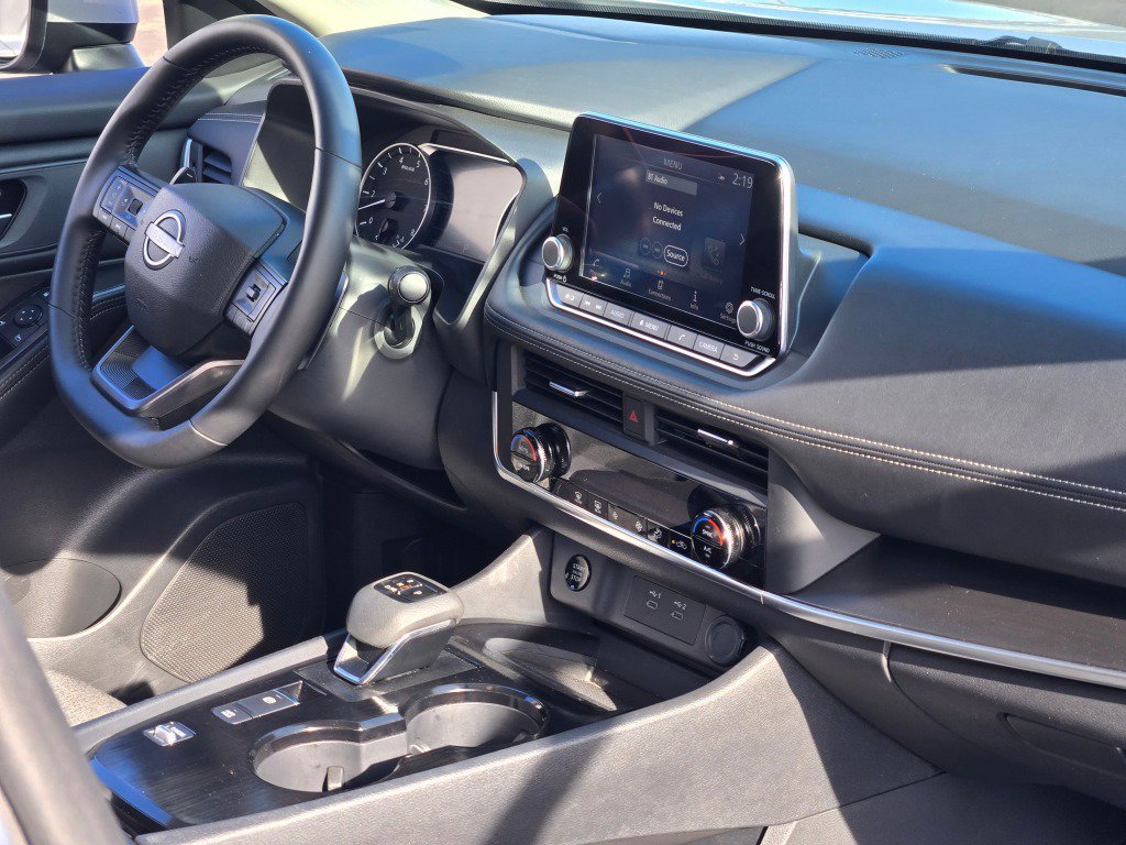 2025 Nissan Rogue SV - Photo 7