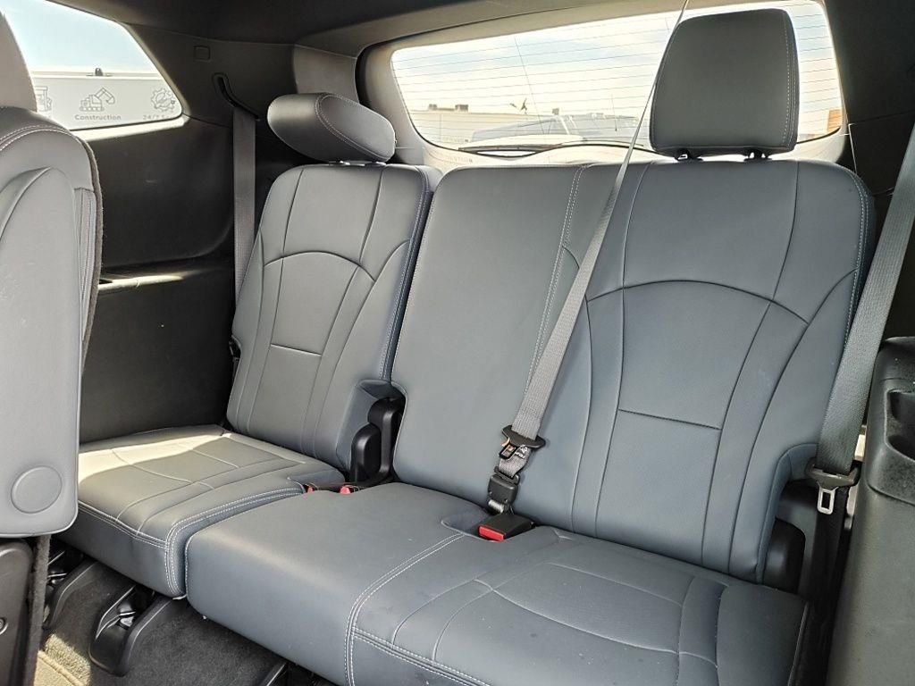 Used 2024 Black Buick Essence image 33