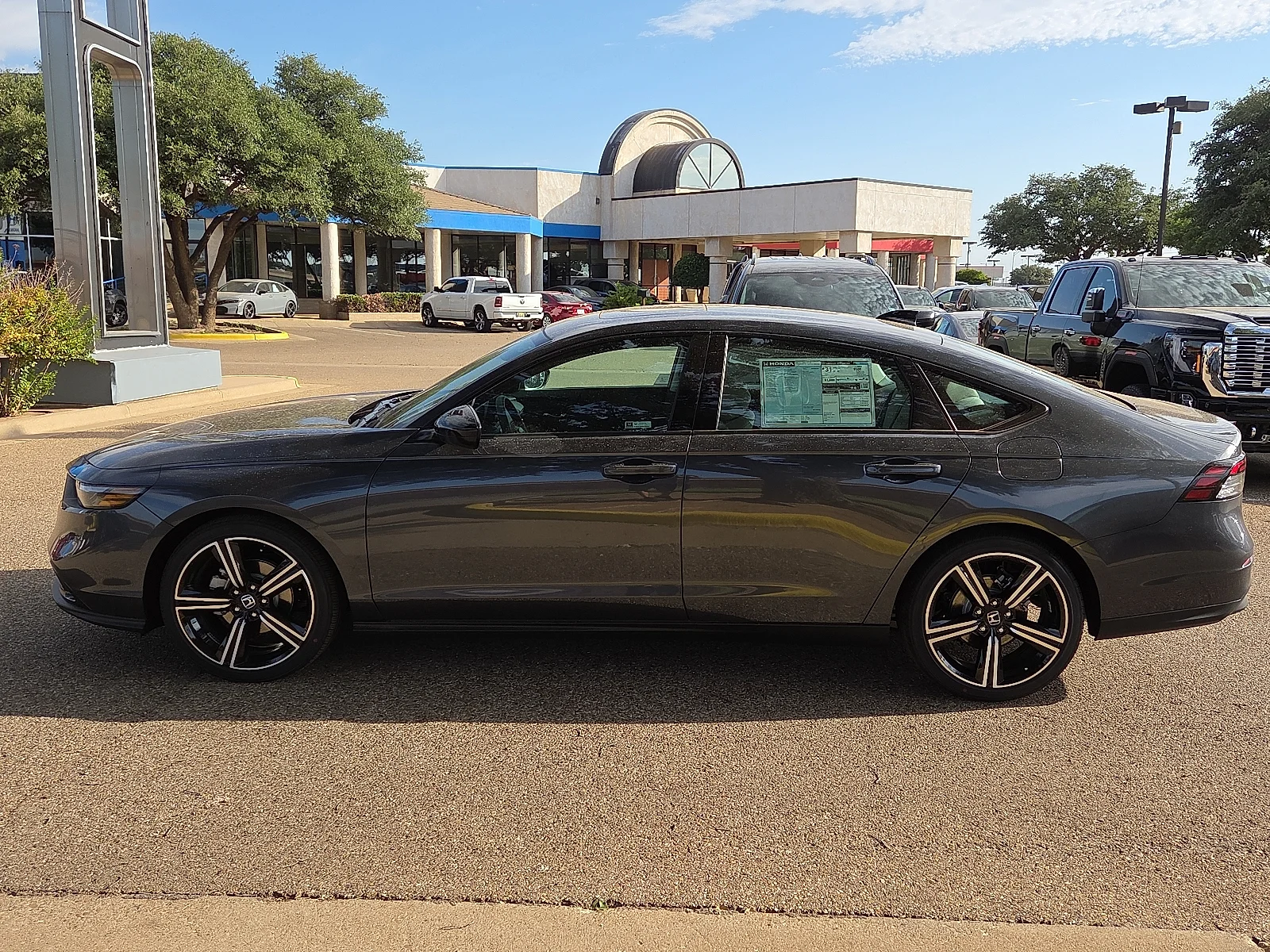 New 2026 Meteorite Gray Metallic Honda SE image 2