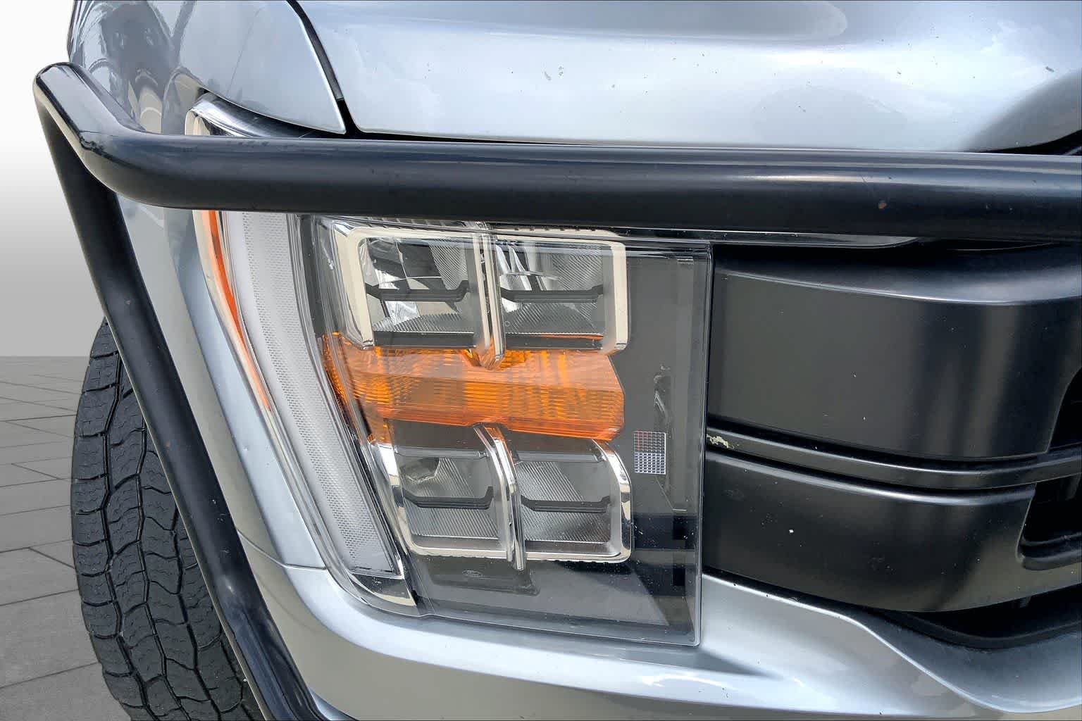Used 2023 Iconic Silver Metallic Ford LARIAT image 26
