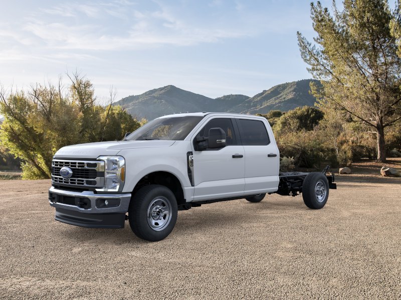 New 2025 Oxford White Ford F-350® XL image 1
