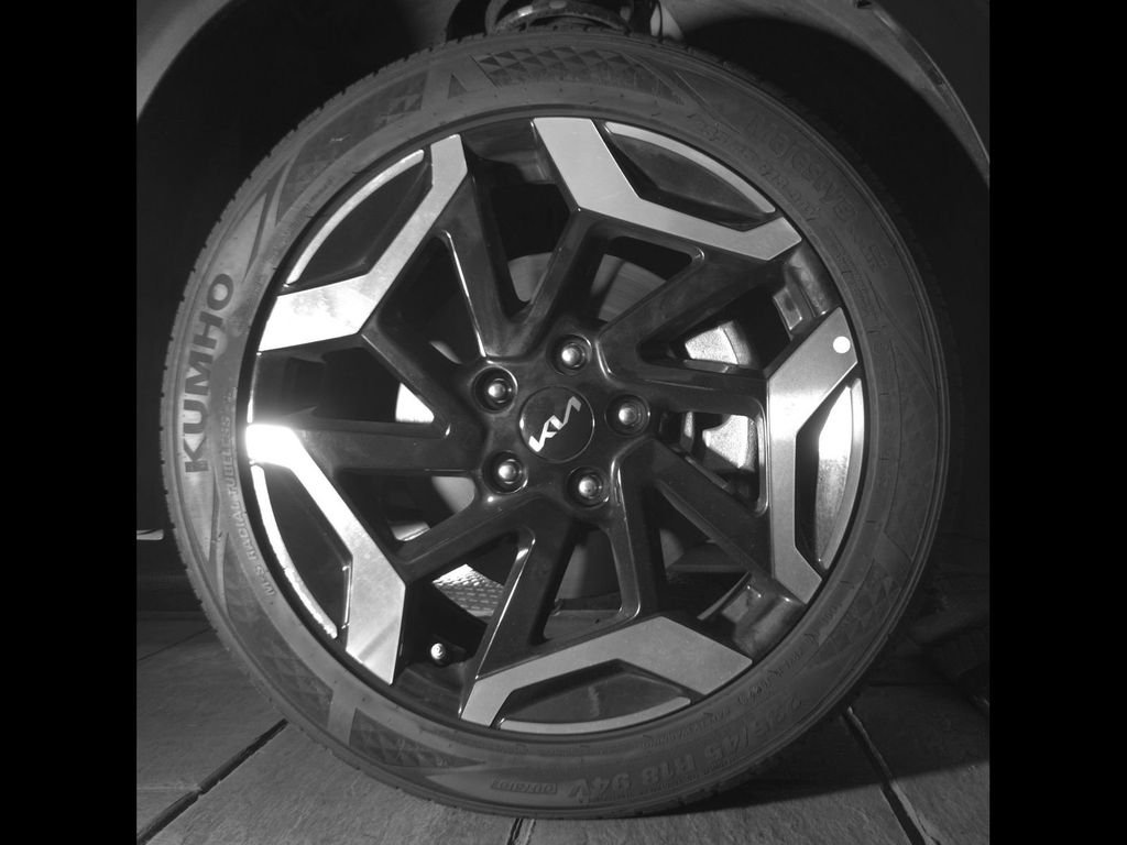 Used 2024 Fusion Black Kia SX image 9