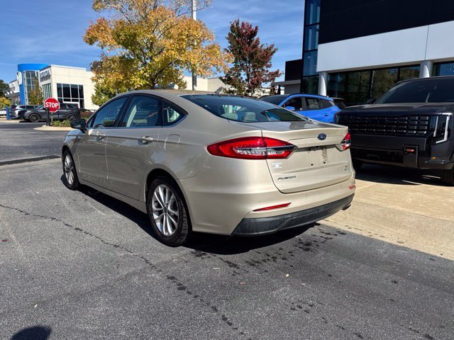 Used 2019 Gold Ford SE image 3