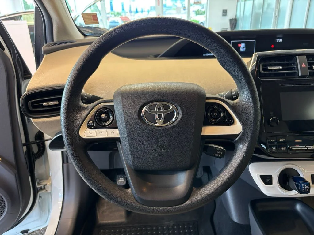 Used 2016 White Toyota Two image 17