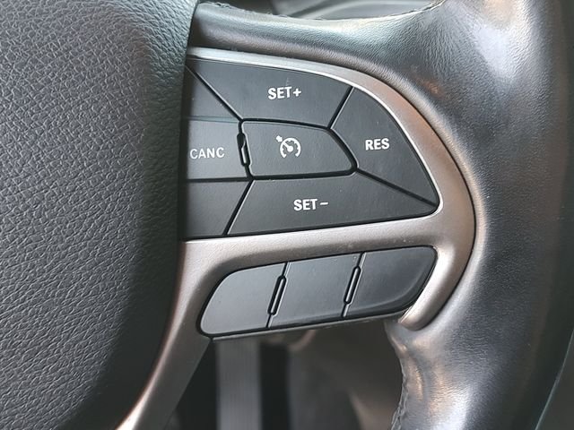 Used 2021 Black Jeep Laredo X image 19