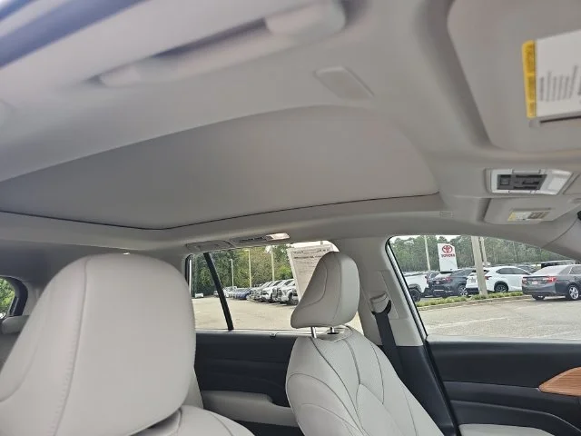 Used 2025 Beige Toyota Platinum image 14