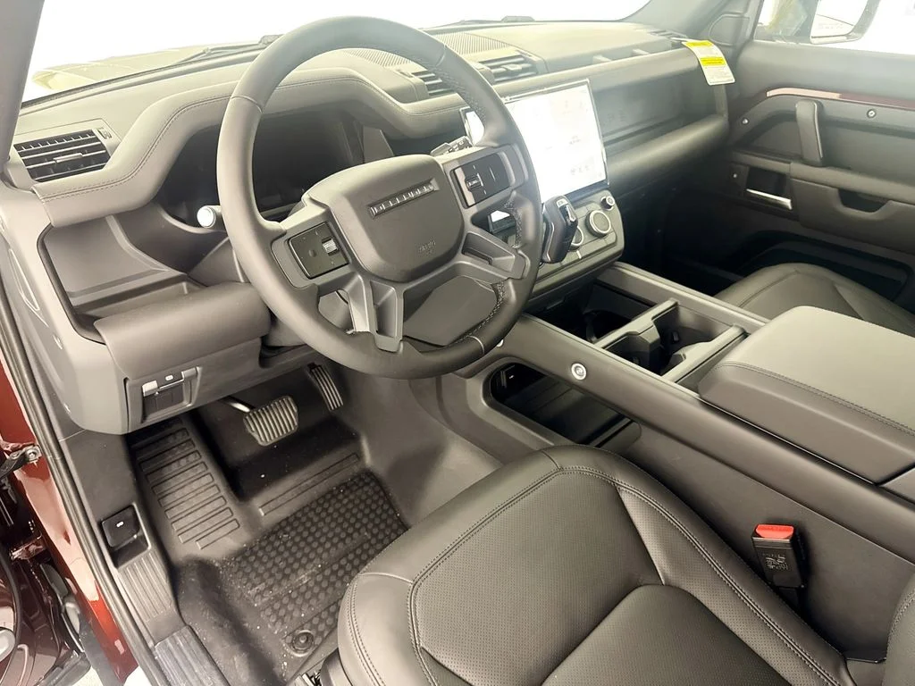 New 2026 Sedona Red Land Rover X-Dynamic SE image 9