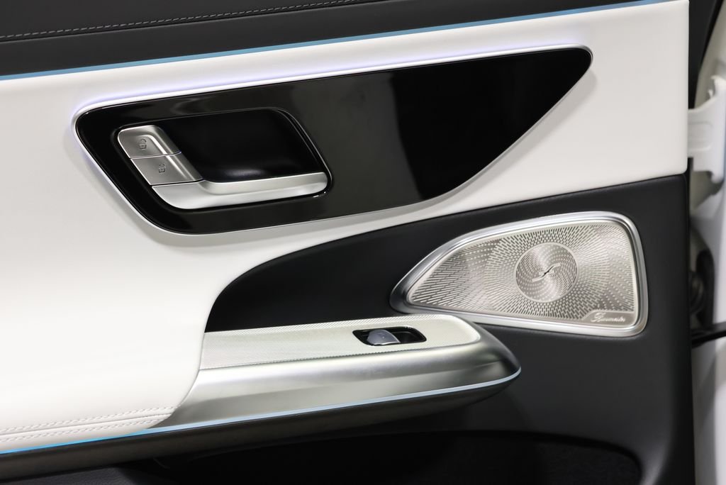 New 2026 Moonlight White Magno Mercedes-Benz E 53 AMG® image 41