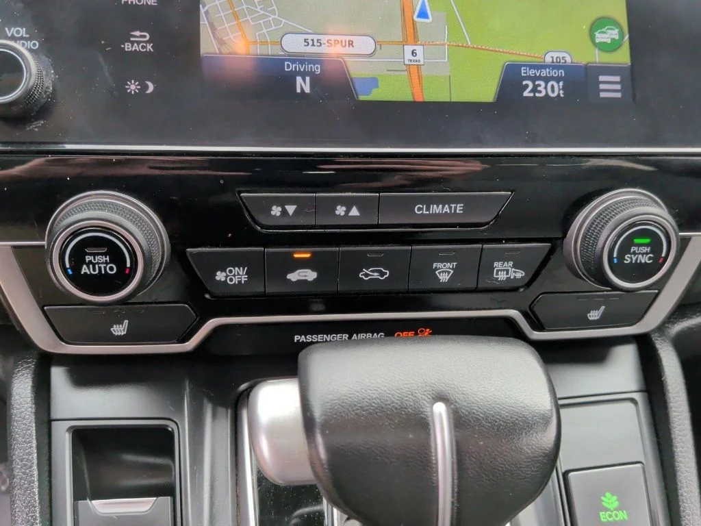 Used 2018 Lunar Silver Metallic Honda Touring image 25