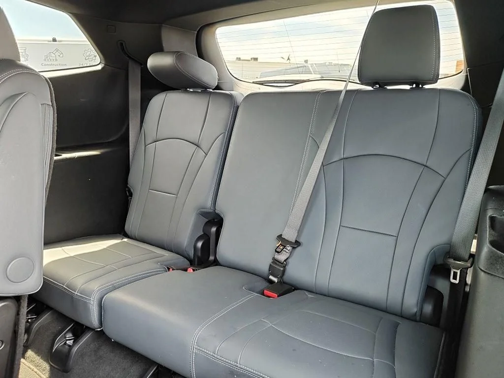 Used 2024 Black Buick Essence image 33