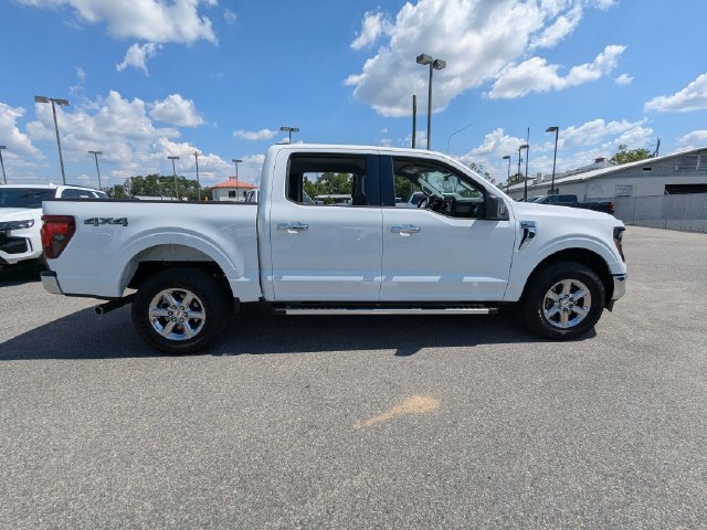 Used 2025 Oxford White Ford XLT image 3